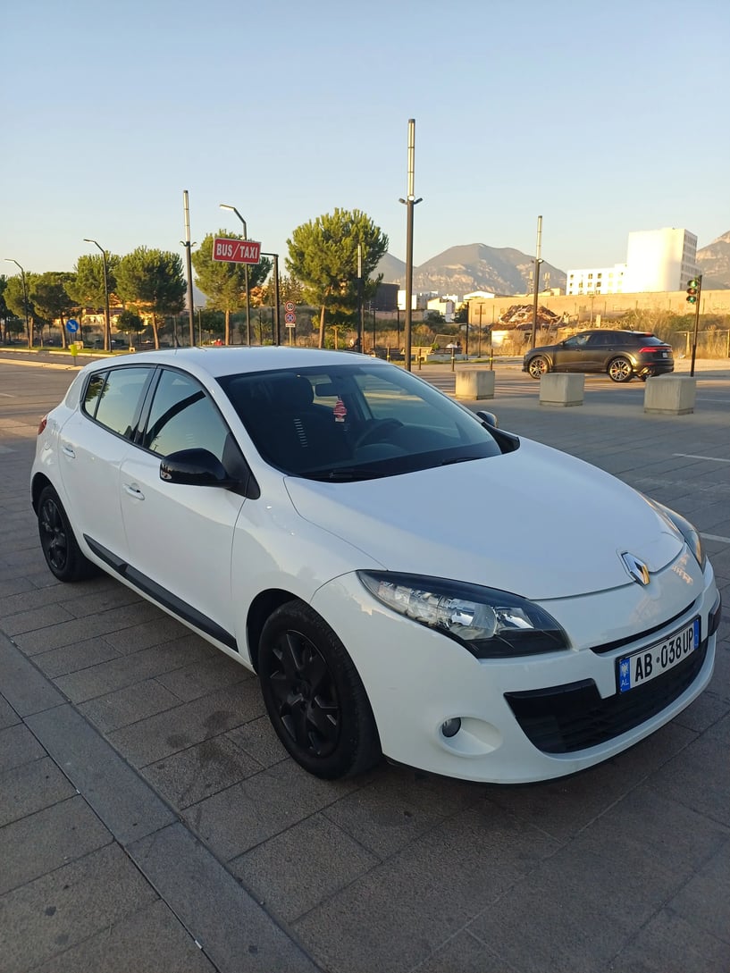 Louer une voiture à Tirana
