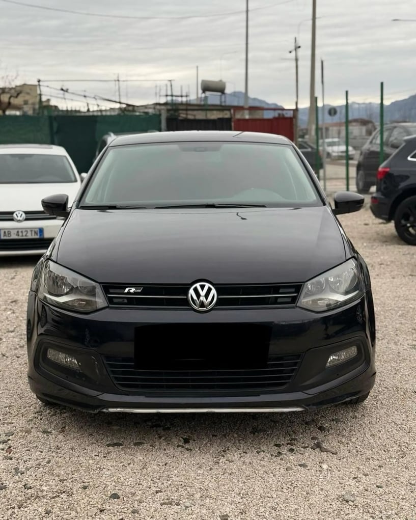 Merrni me qira një makinë në Tirana