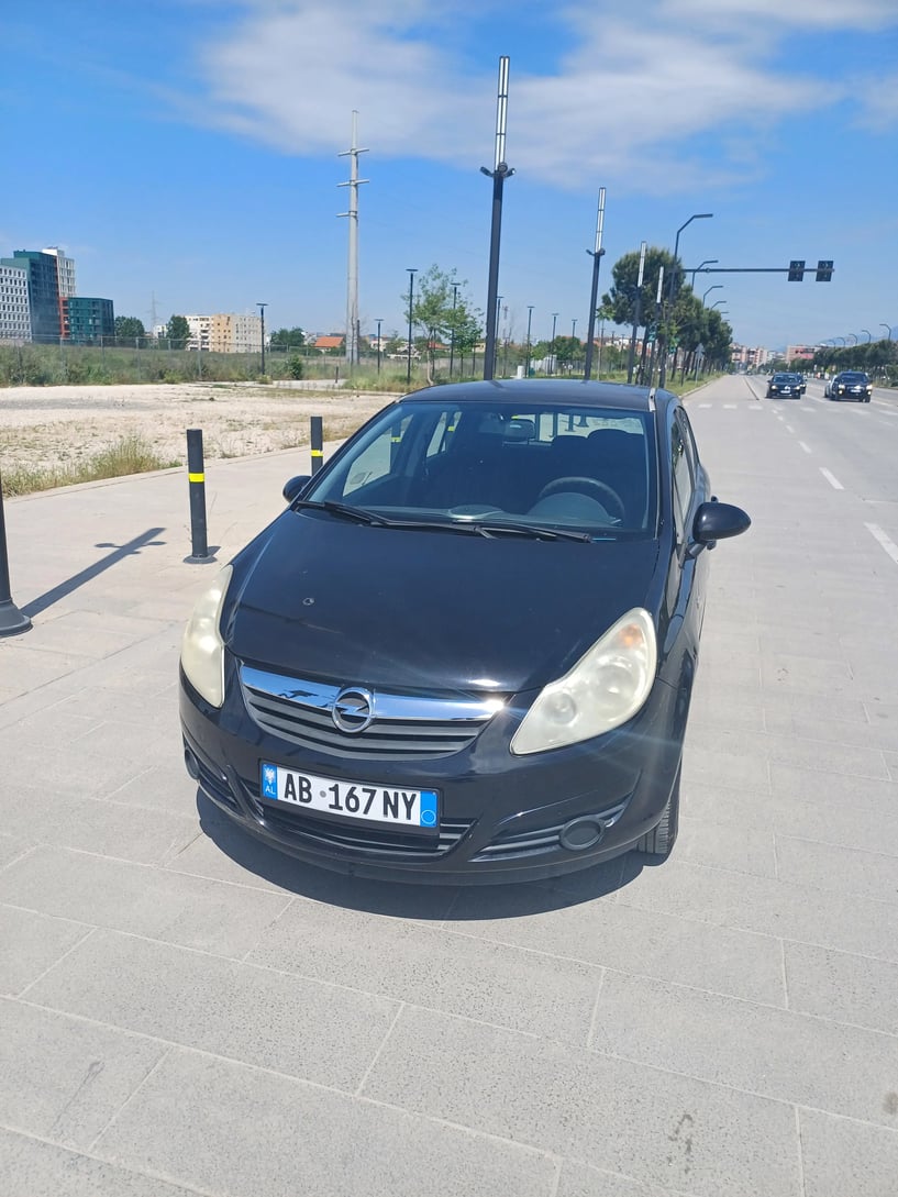 Alquila un coche en Tirana