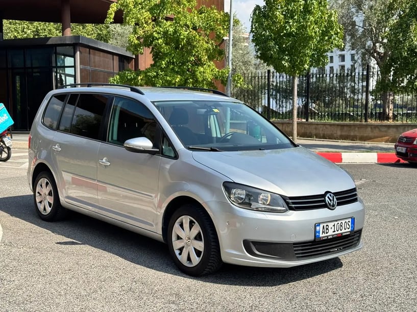 Wynajmij samochód w Tirana