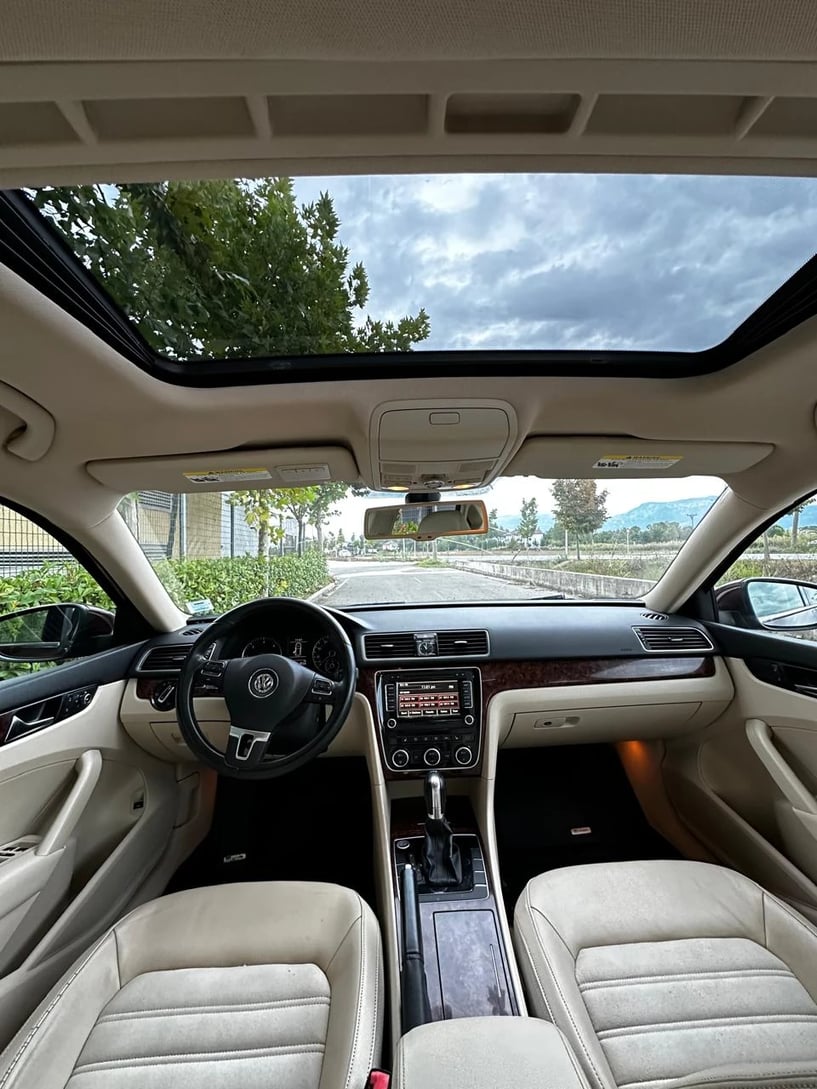 Alquila un coche en Tirana