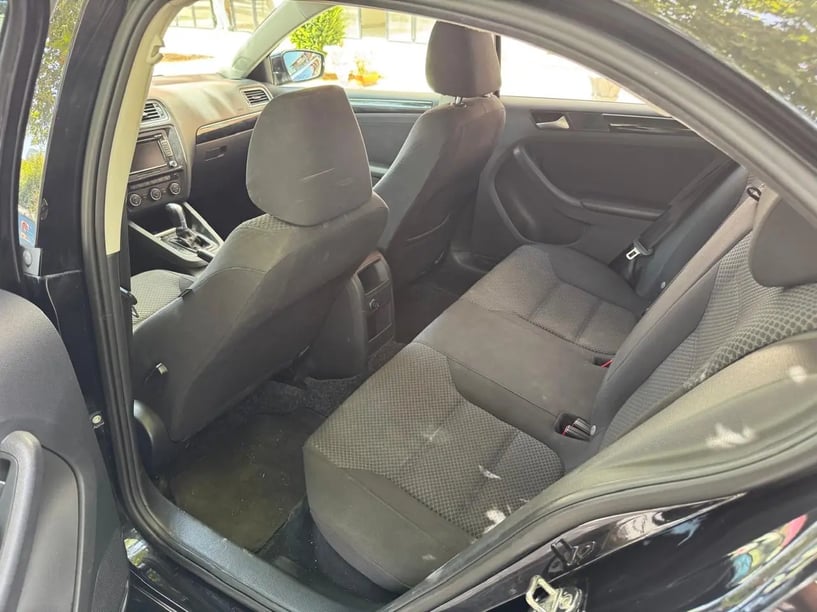 Noleggia un'auto a Tirana