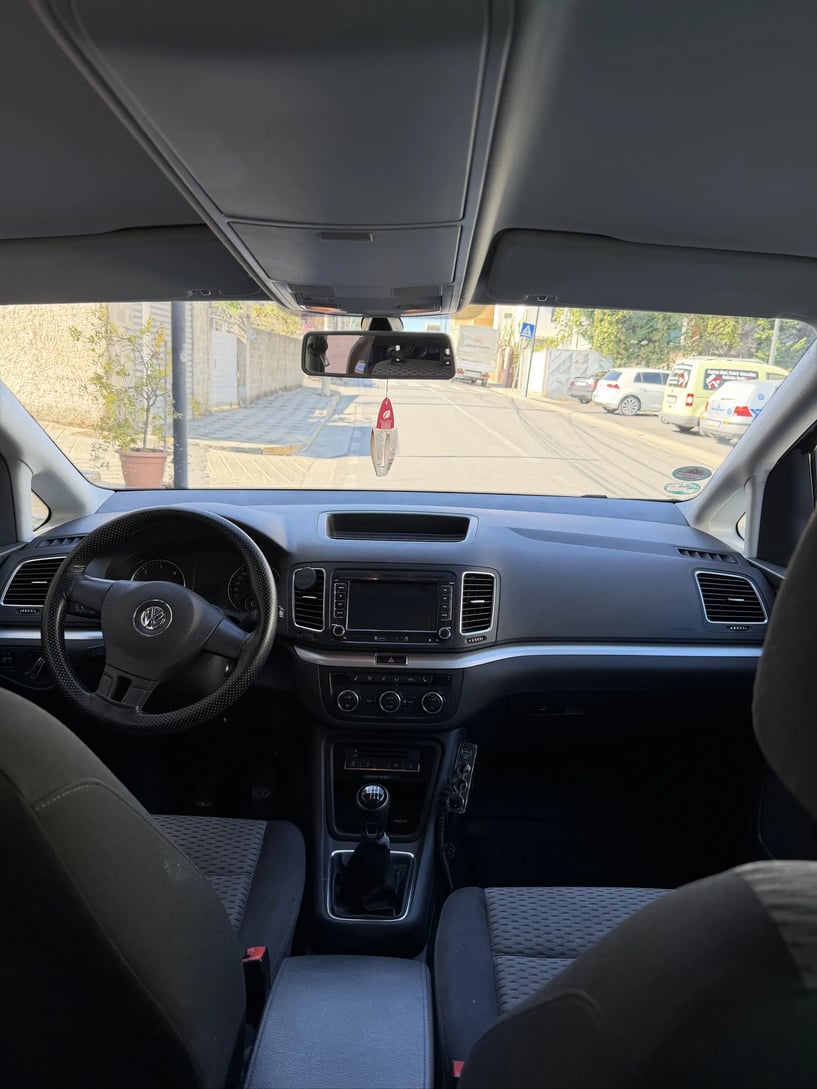 Noleggia un'auto a Tirana