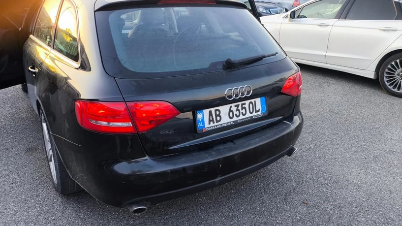 Merrni me qira një makinë në Tirana