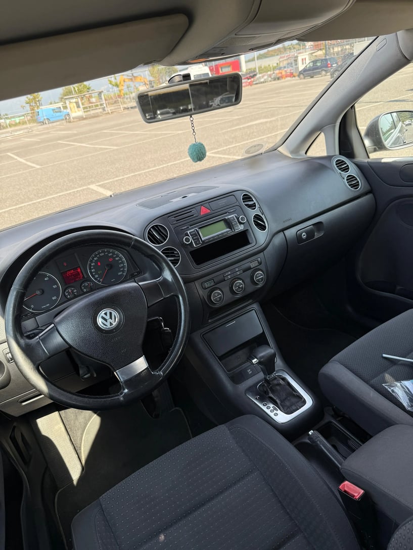 Rent a car in Tirana