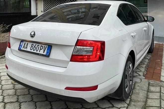 Wynajmij samochód w Tirana