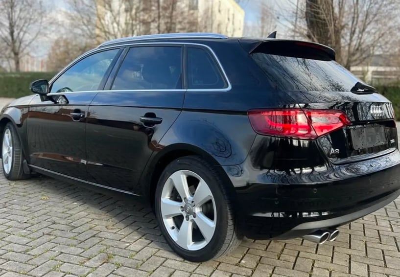 Alquila un coche en Tirana