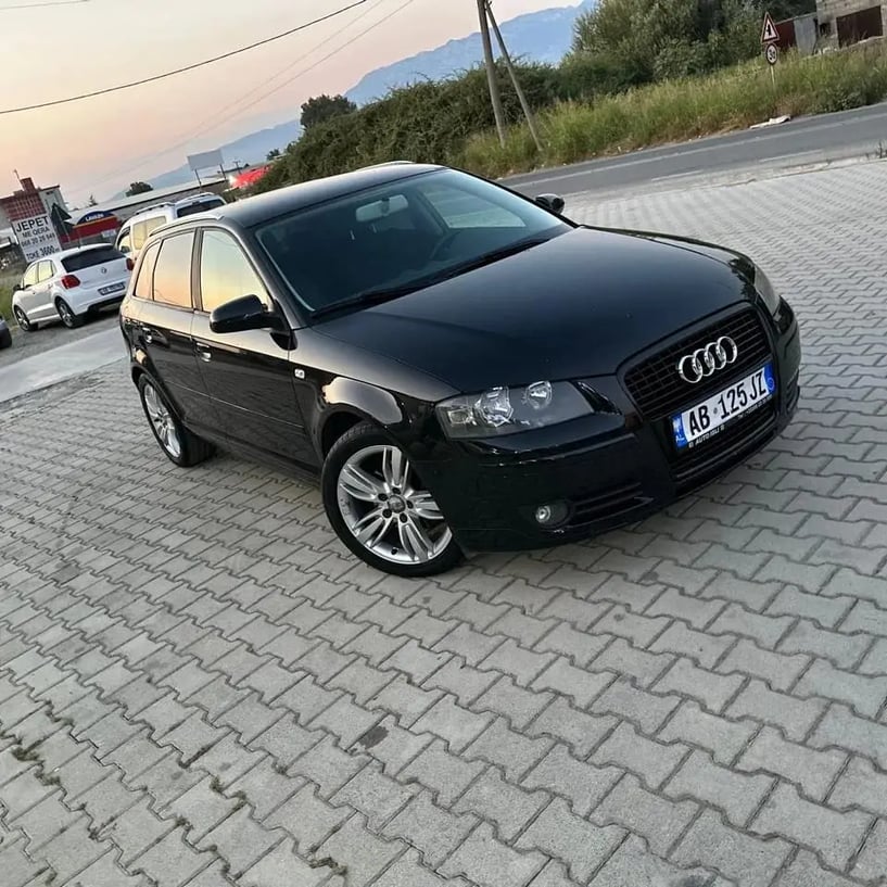 Alquila un coche en Tirana