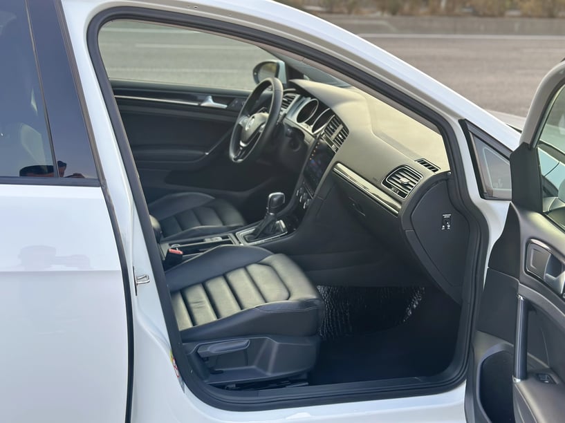 Rent a car in Tirana