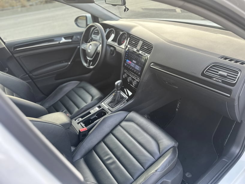 Rent a car in Tirana