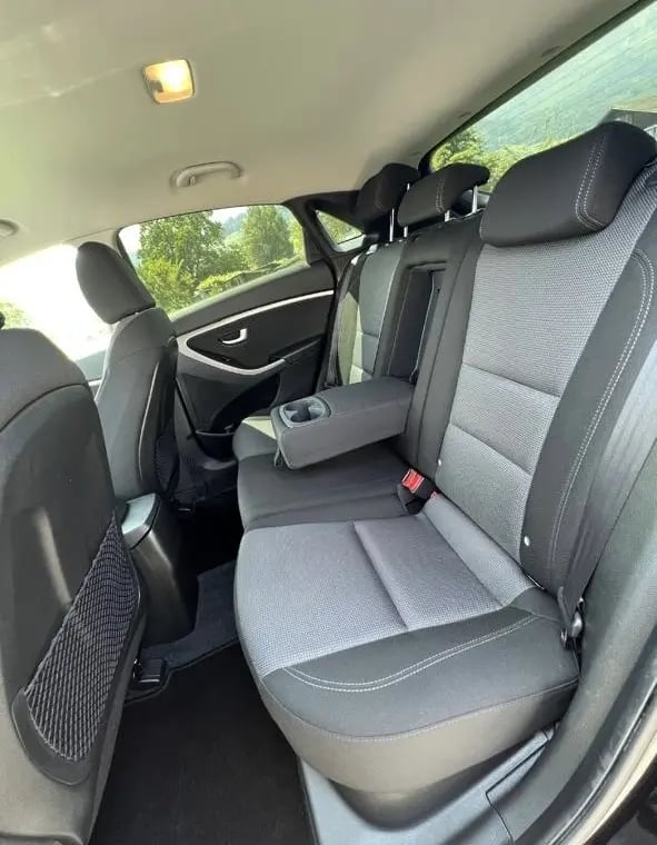 Noleggia un'auto a Tirana