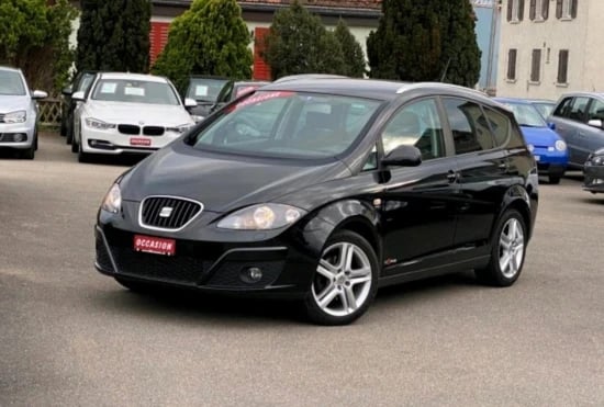 Noleggia un'auto a Tirana