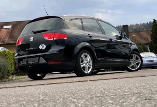 Noleggia un'auto a Tirana