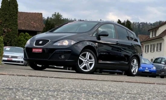 Noleggia un'auto a Tirana