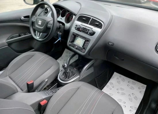 Noleggia un'auto a Tirana