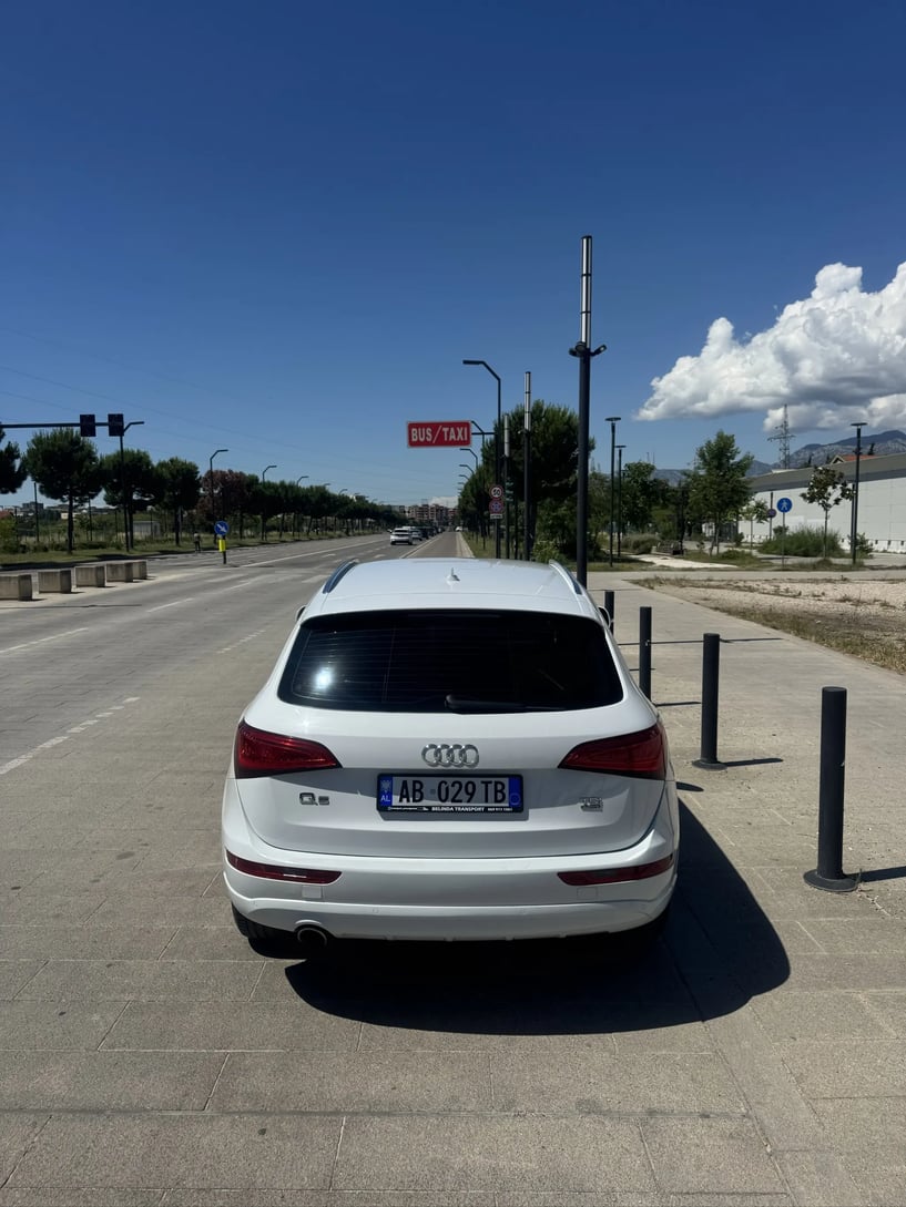 Wynajmij samochód w Tirana