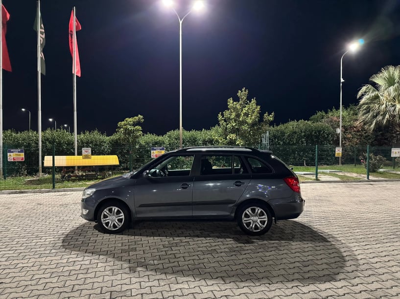 Louer une voiture à Tirana