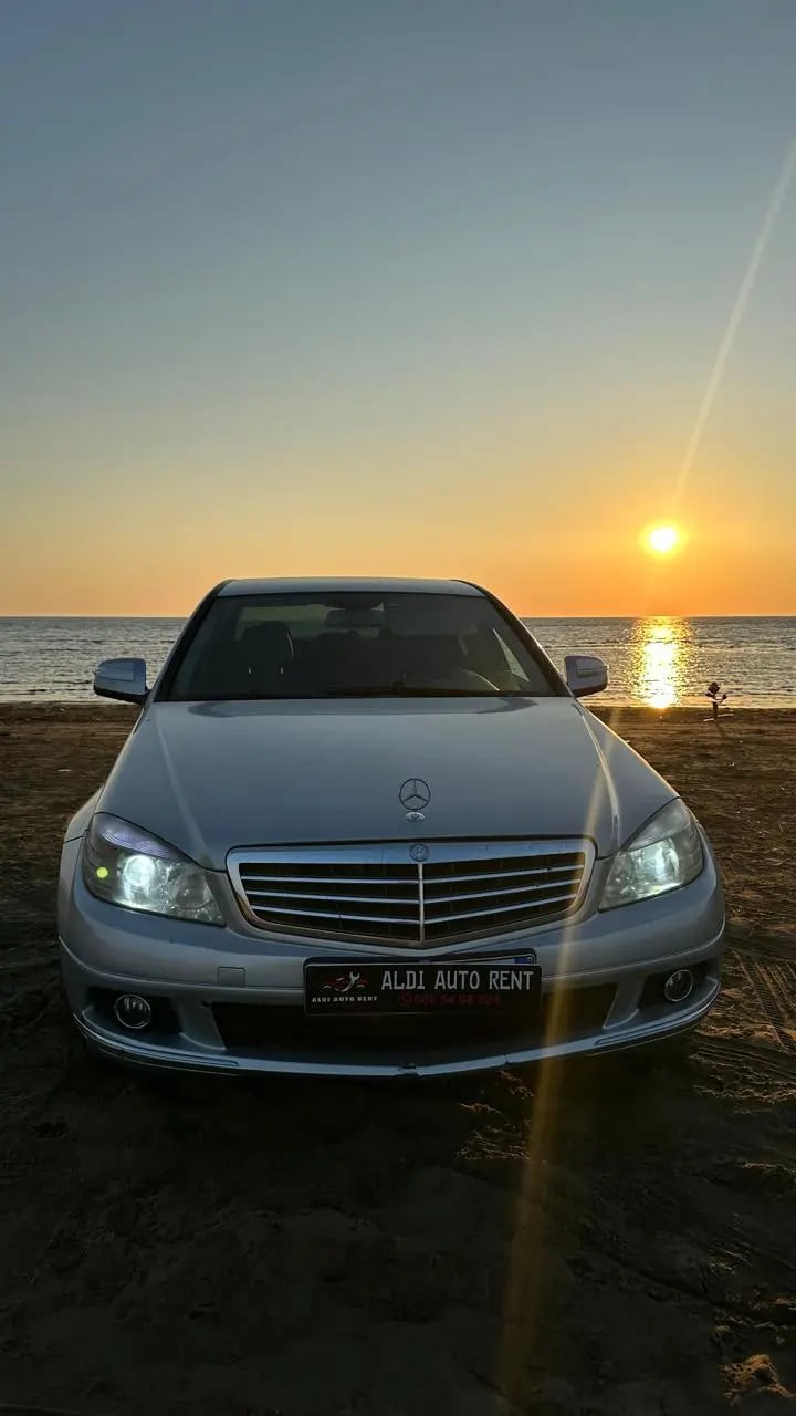 Noleggia un'auto a Lushnje