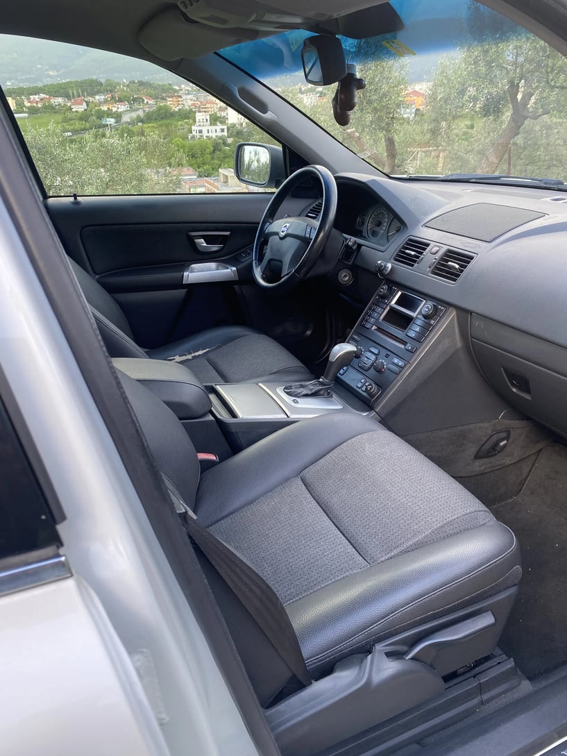 Rent a car in Tirana