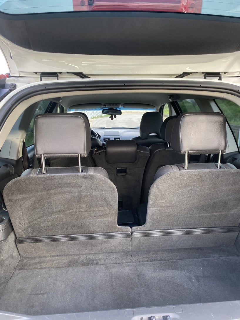 Rent a car in Tirana