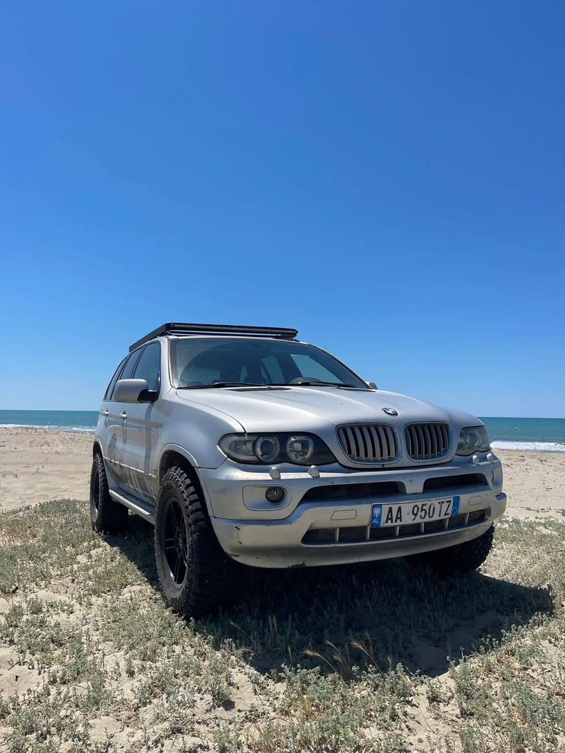 Wynajmij samochód w Tirana