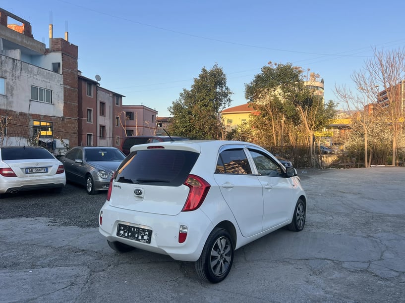 Wynajmij samochód w Tirana