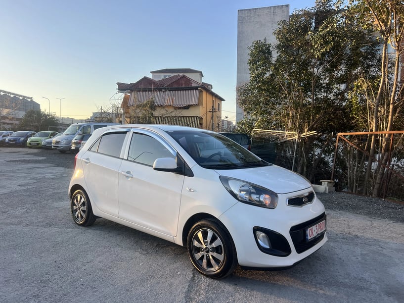 Wynajmij samochód w Tirana