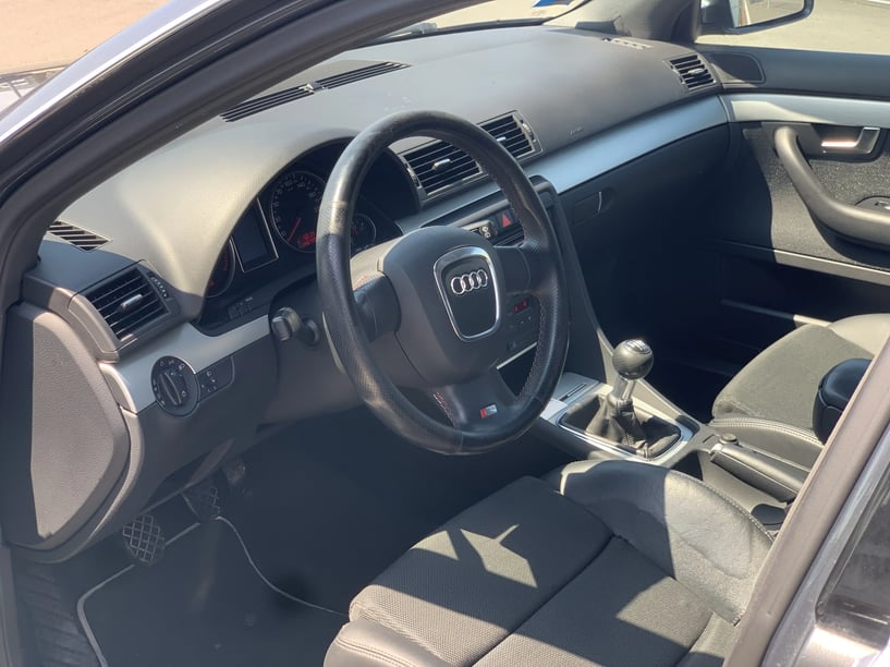 Wynajmij samochód w Tirana