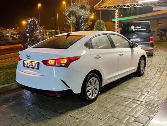 Alquila un coche en Tirana