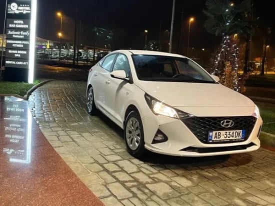 Alquila un coche en Tirana