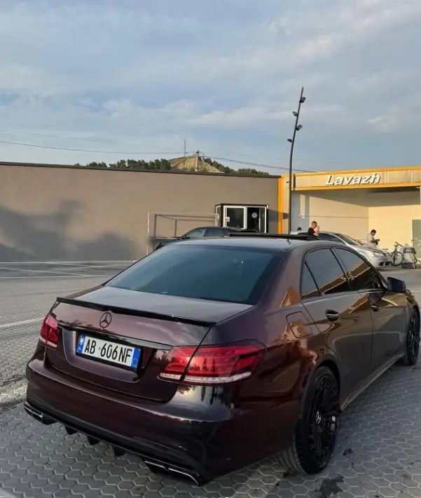 Wynajmij samochód w Vlorë