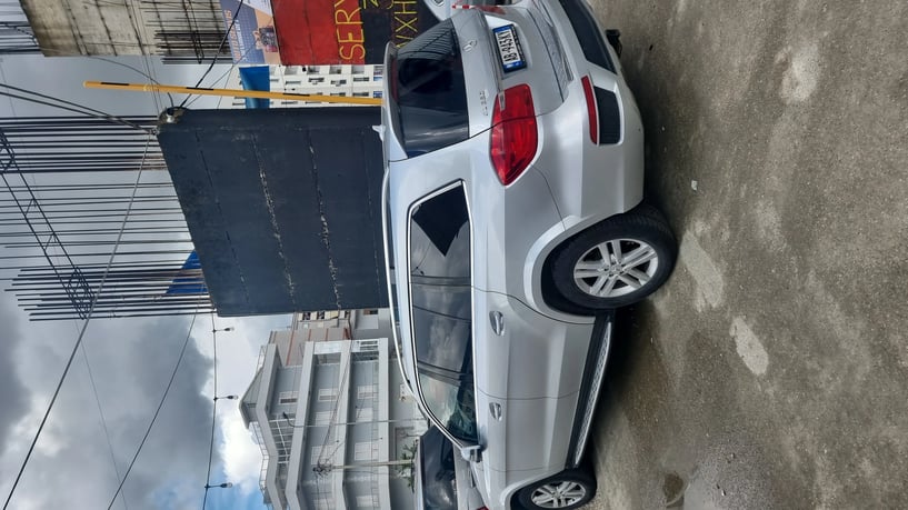 Merrni me qira një makinë në Tirana