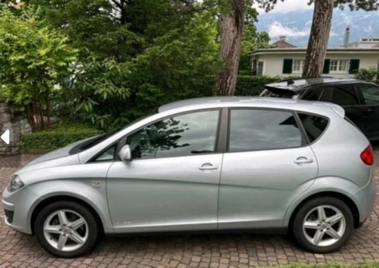 Merrni me qira një makinë në Tirana