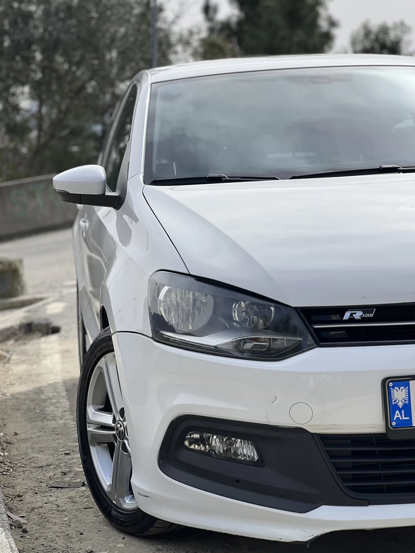 Noleggia un'auto a Tirana