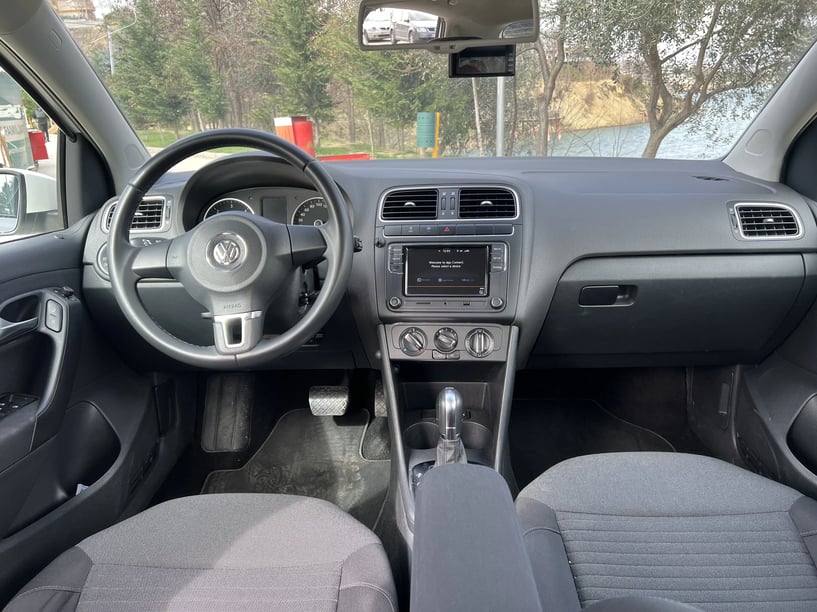 Noleggia un'auto a Tirana