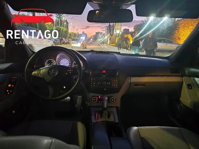 Noleggia un'auto a Tirana