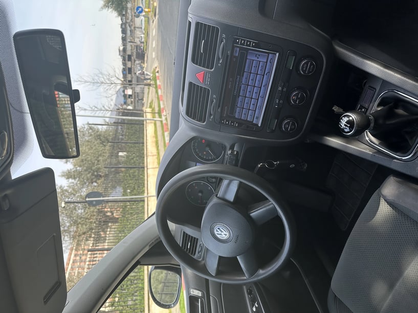 Merrni me qira një makinë në Tirana