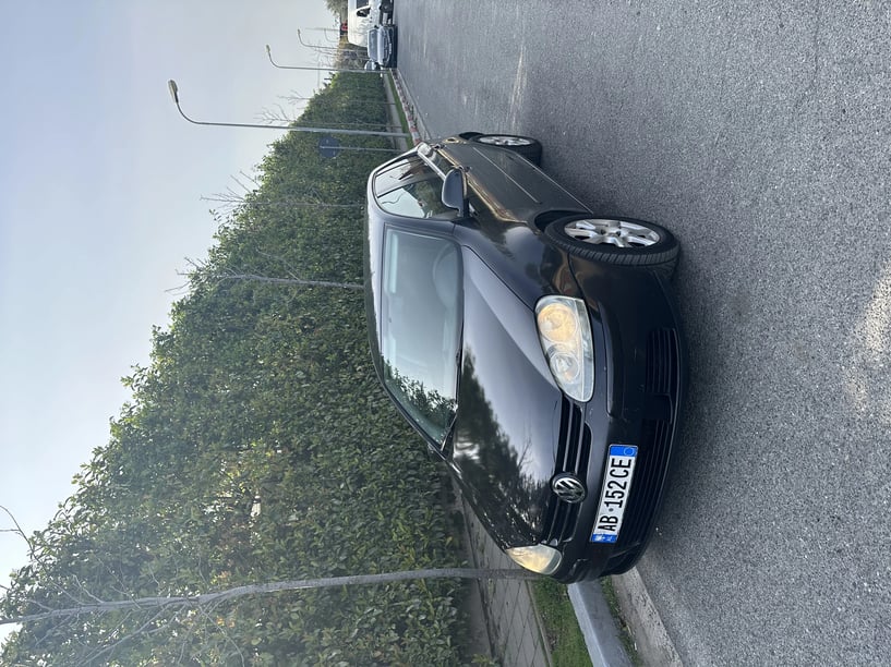 Merrni me qira një makinë në Tirana