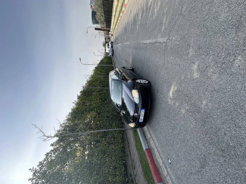 Merrni me qira një makinë në Tirana