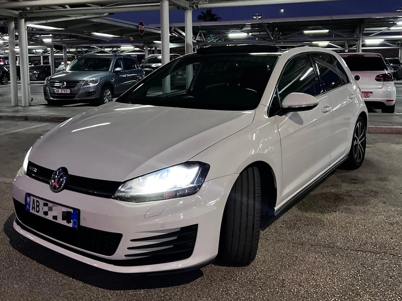 Rent a car in Tirana