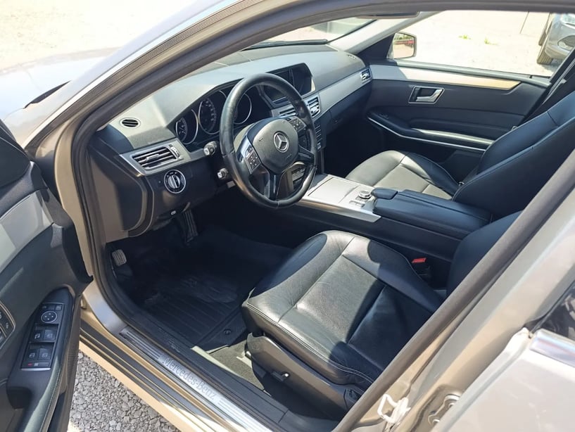 Noleggia un'auto a Tirana