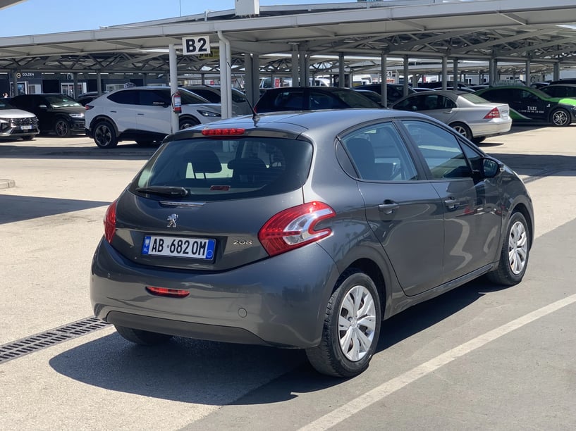 Rent a car in Tirana