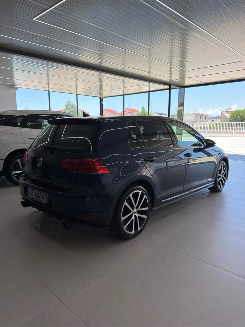 Rent a car in Tirana